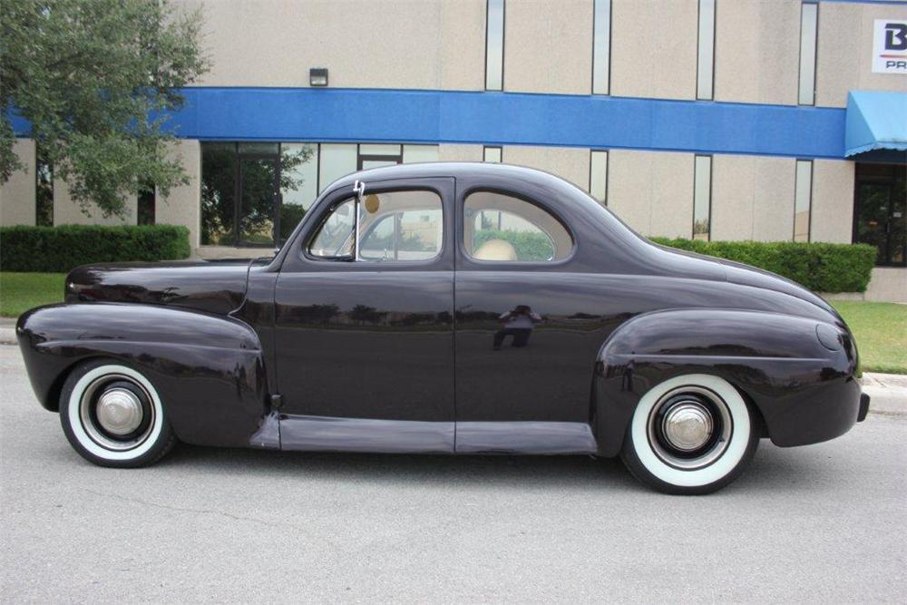 1941 FORD CUSTOM 2 DOOR COUPE