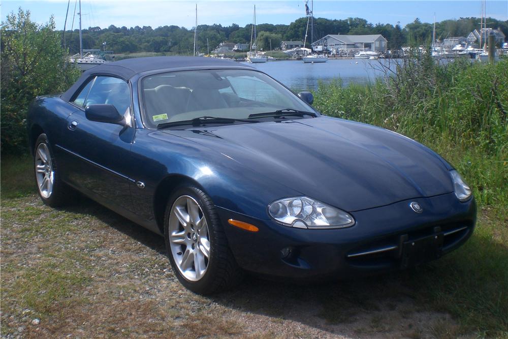 2000 JAGUAR XK 8 CONVERTIBLE