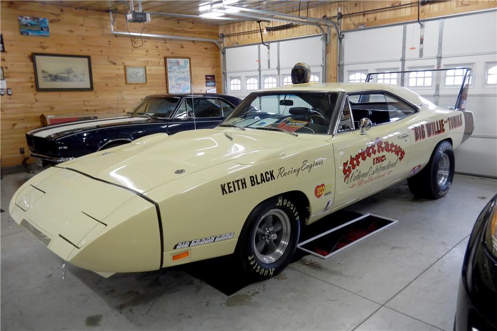 1969 DODGE DAYTONA WING RACE CAR