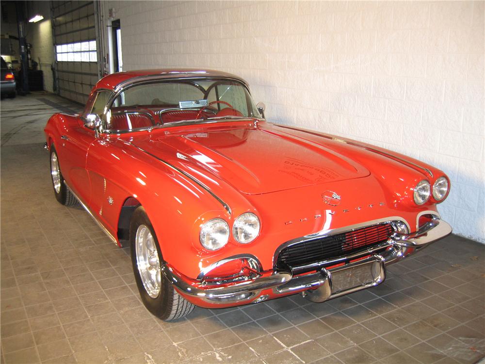 1962 CHEVROLET CORVETTE CONVERTIBLE