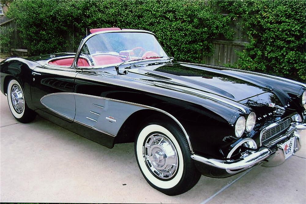 1961 CHEVROLET CORVETTE CONVERTIBLE