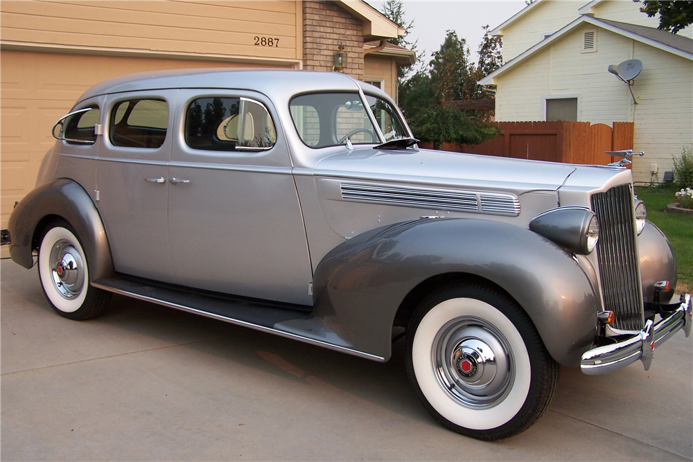 1938 PACKARD 1601 4-DOOR TOURING SEDAN