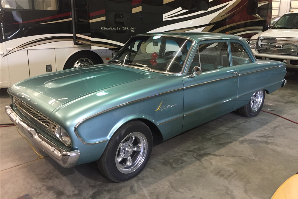 1961 FORD FALCON CUSTOM SEDAN