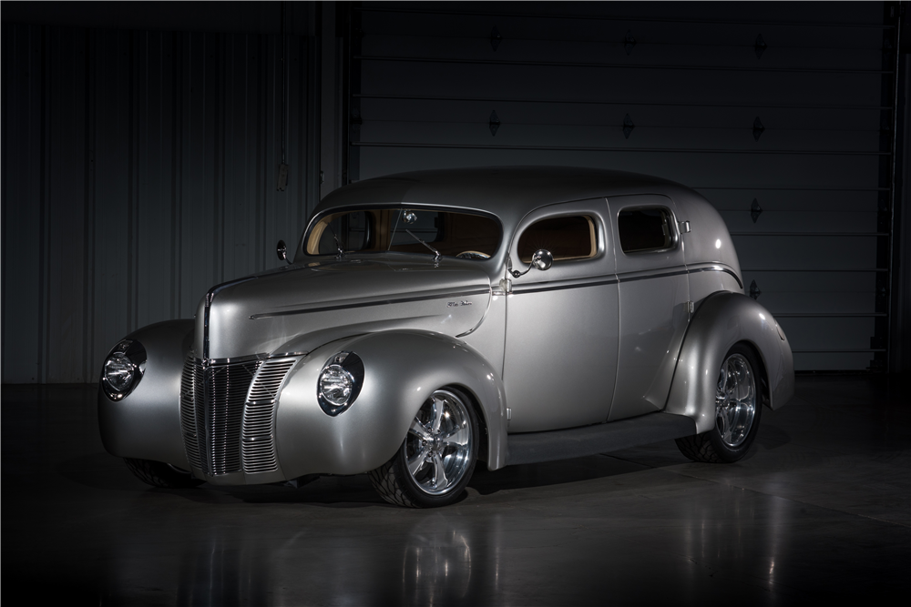 1940 FORD CUSTOM DELUXE CUSTOM SEDAN