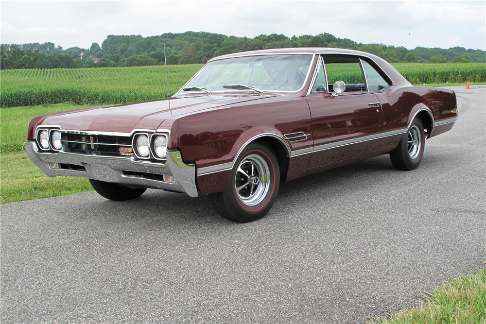 1966 OLDSMOBILE CUTLASS 442 2 DOOR HOLIDAY COUPE