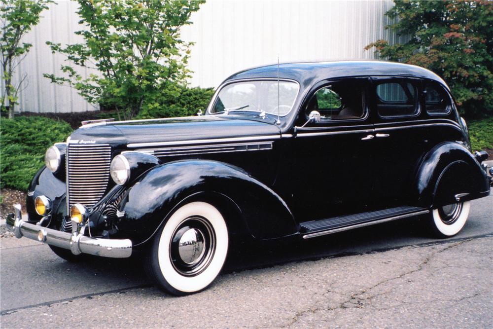 1938 CHRYSLER IMPERIAL TOURING SEDAN