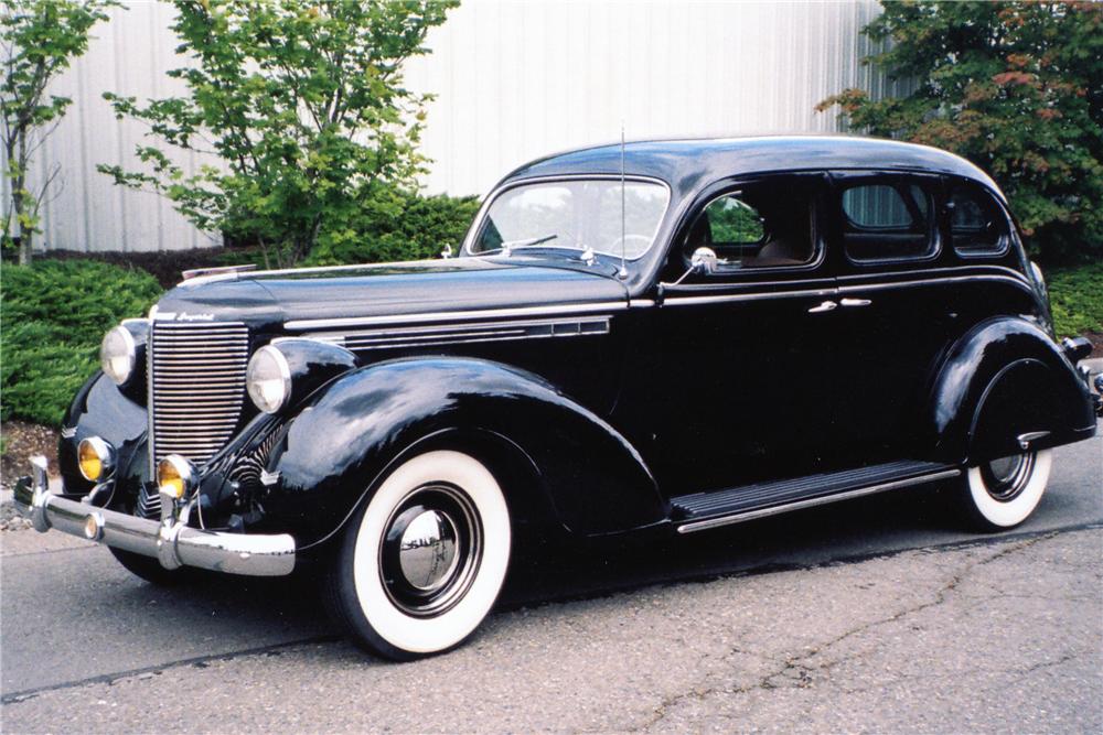 1938 CHRYSLER IMPERIAL TOURING SEDAN