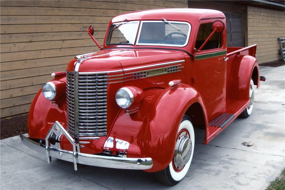 1938 DIAMOND T 201 PICKUP