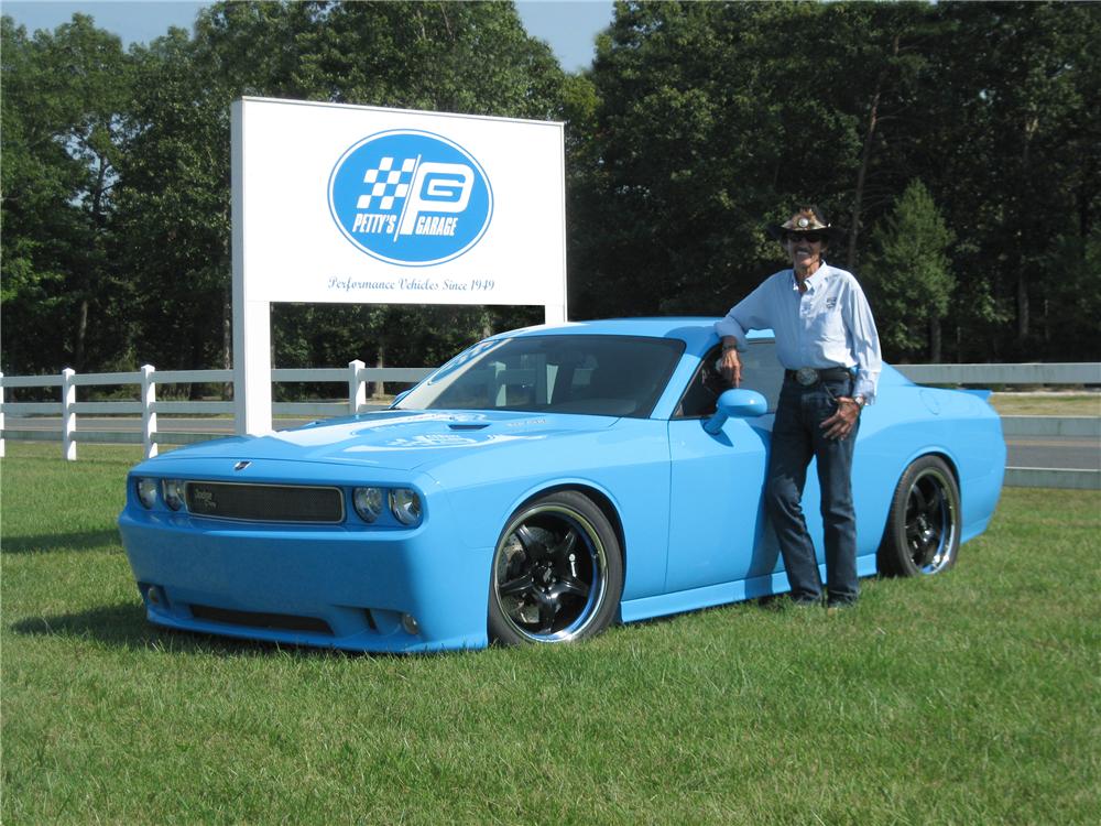 2009 DODGE CHALLENGER SRT 