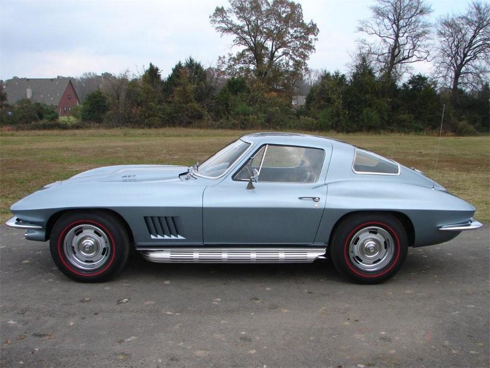 1967 CHEVROLET CORVETTE COUPE