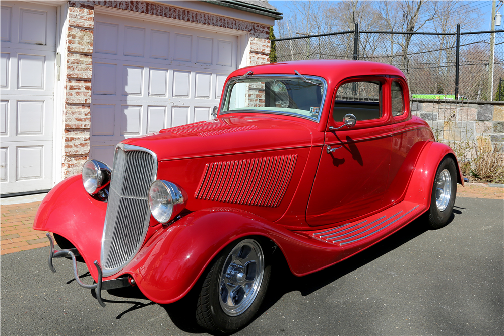 1934 FORD CUSTOM SEDAN