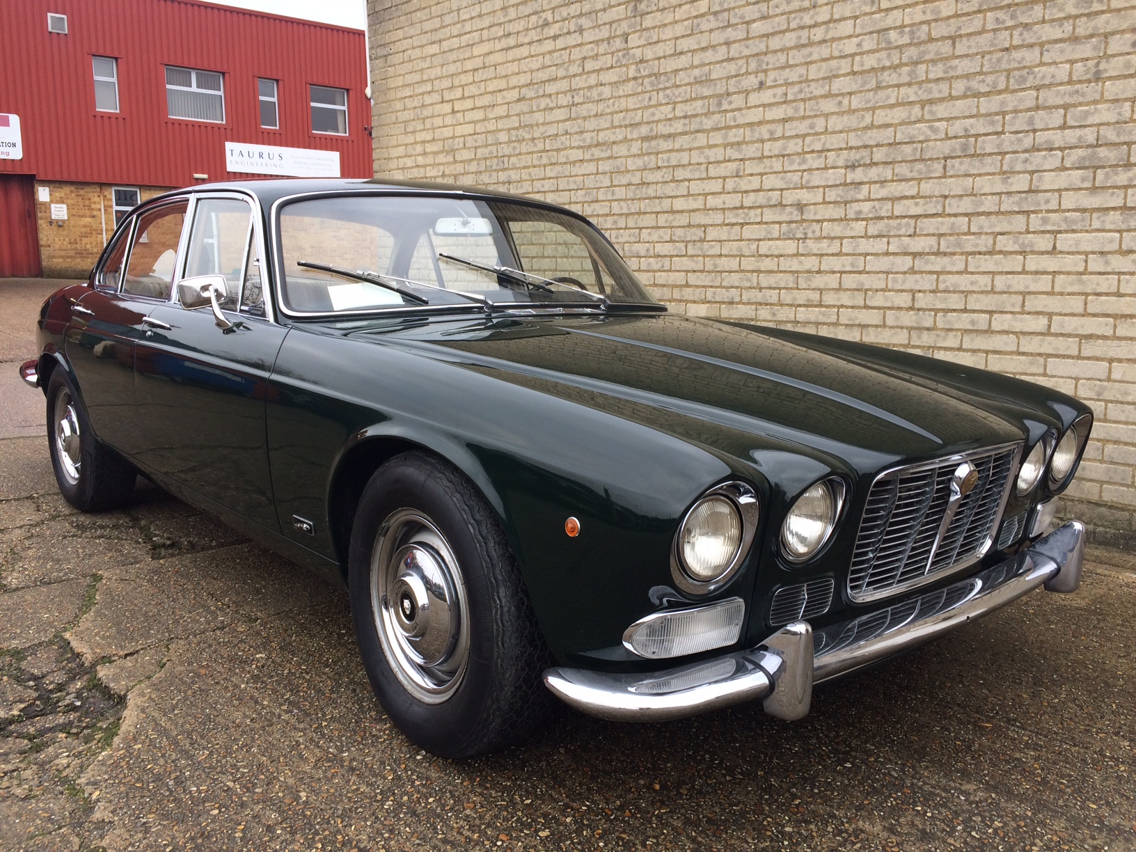 1969 Jaguar Series 1 XJ6 4.2