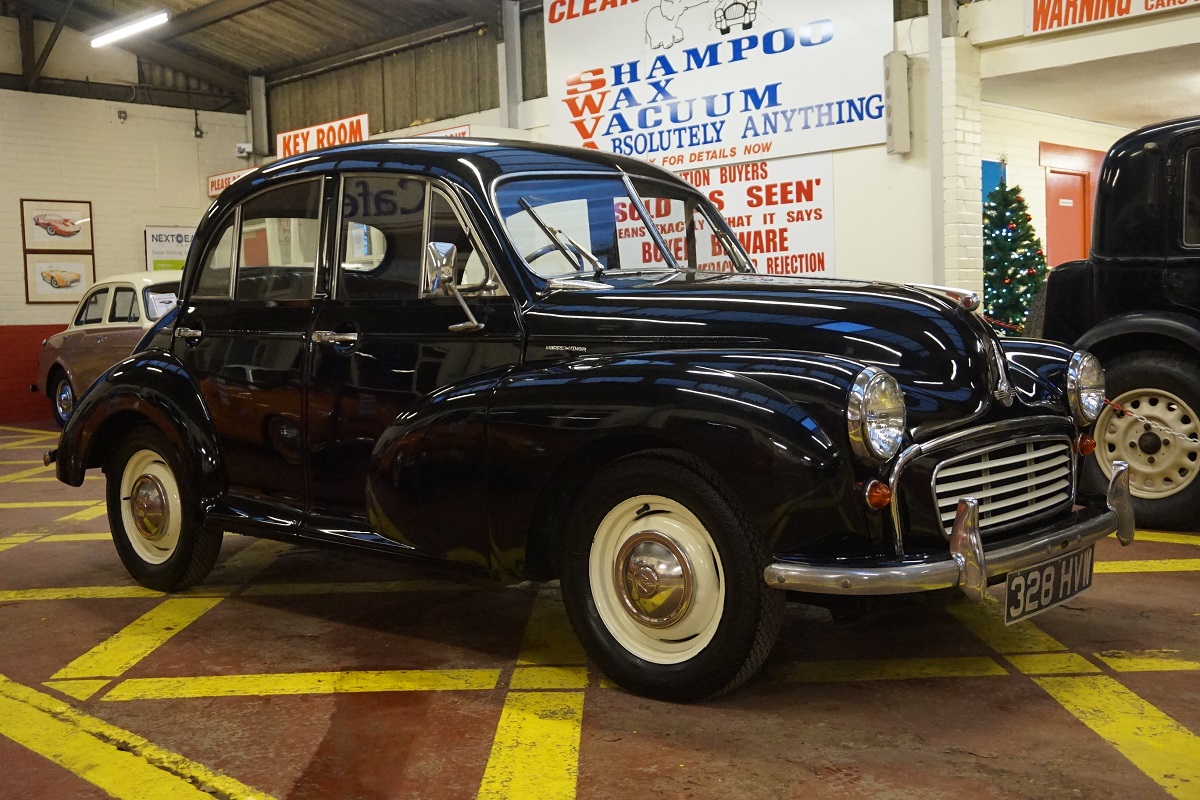 Morris Minor Spilt screen 1956