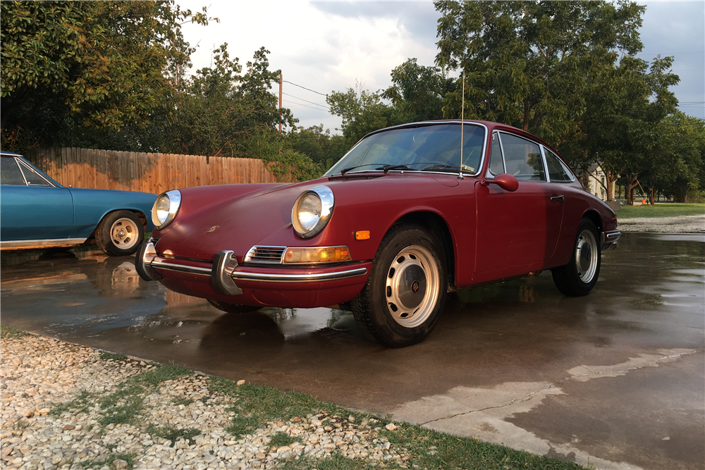 1968 PORSCHE 911