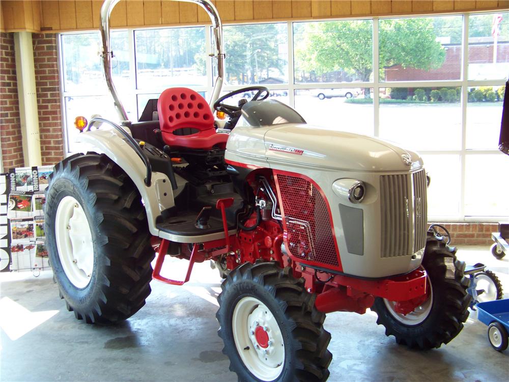 2009 NEW HOLLAND BOOMER 8N 4-WHEEL DRIVE TRACTOR