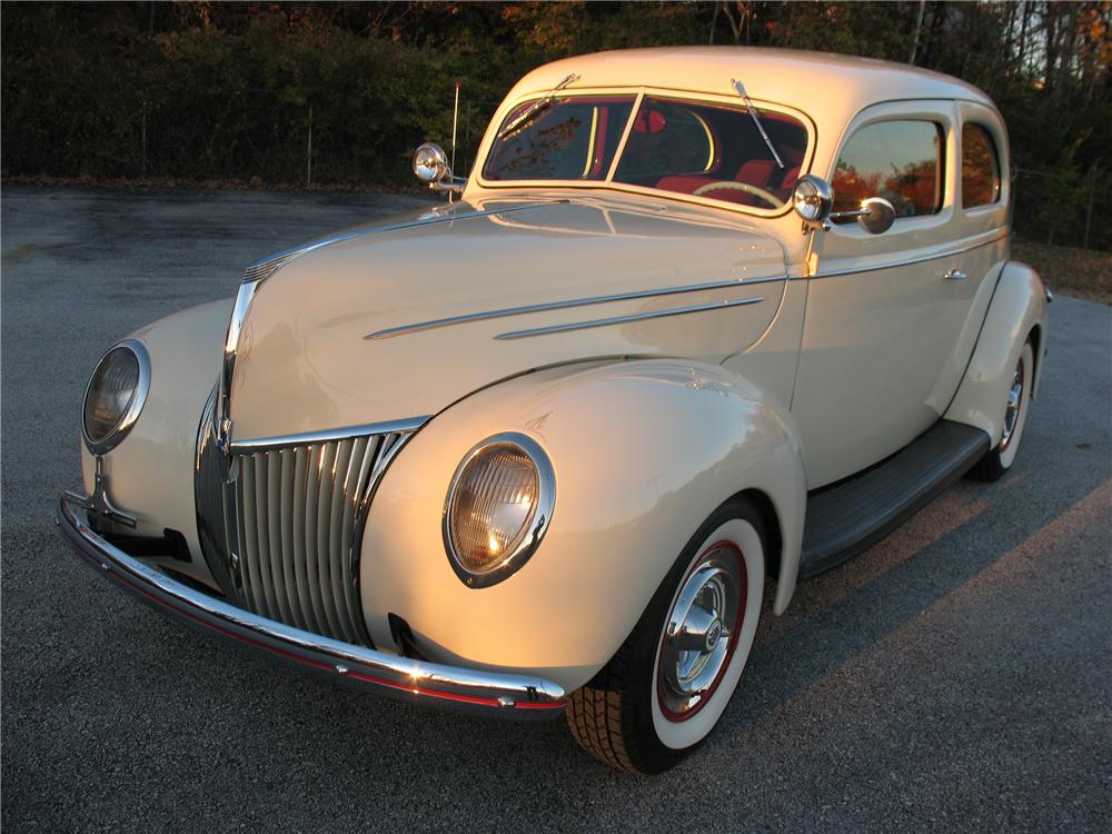 1939 FORD DELUXE CUSTOM 2 DOOR SEDAN