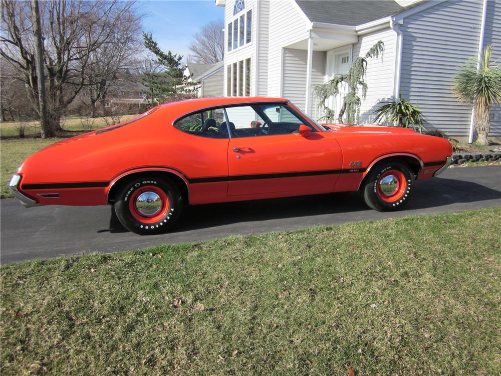 1970 OLDSMOBILE 442 W30 2 DOOR HARDTOP