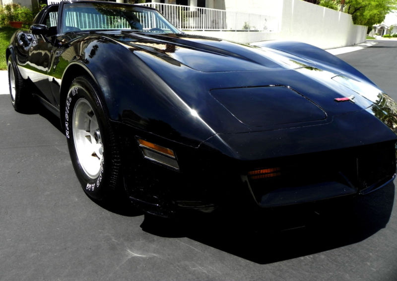 1980 CHEVROLET CORVETTE 2 DOOR COUPE