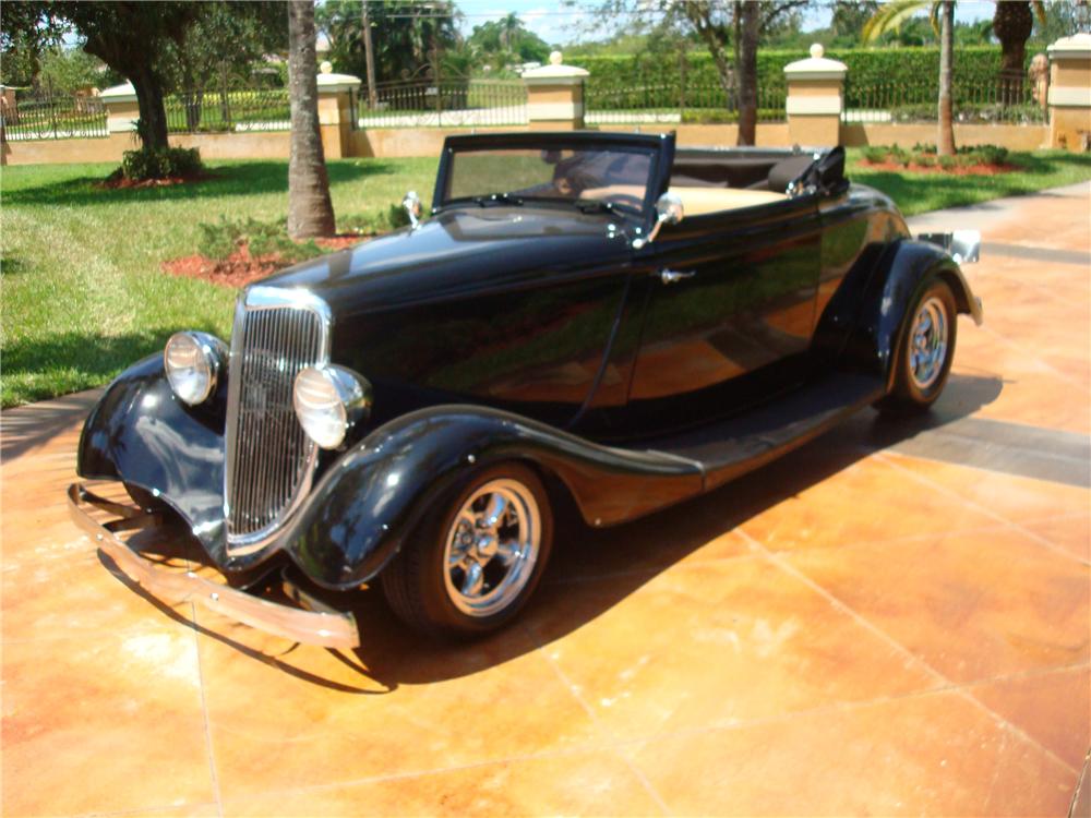 1934 FORD CUSTOM CABRIOLET