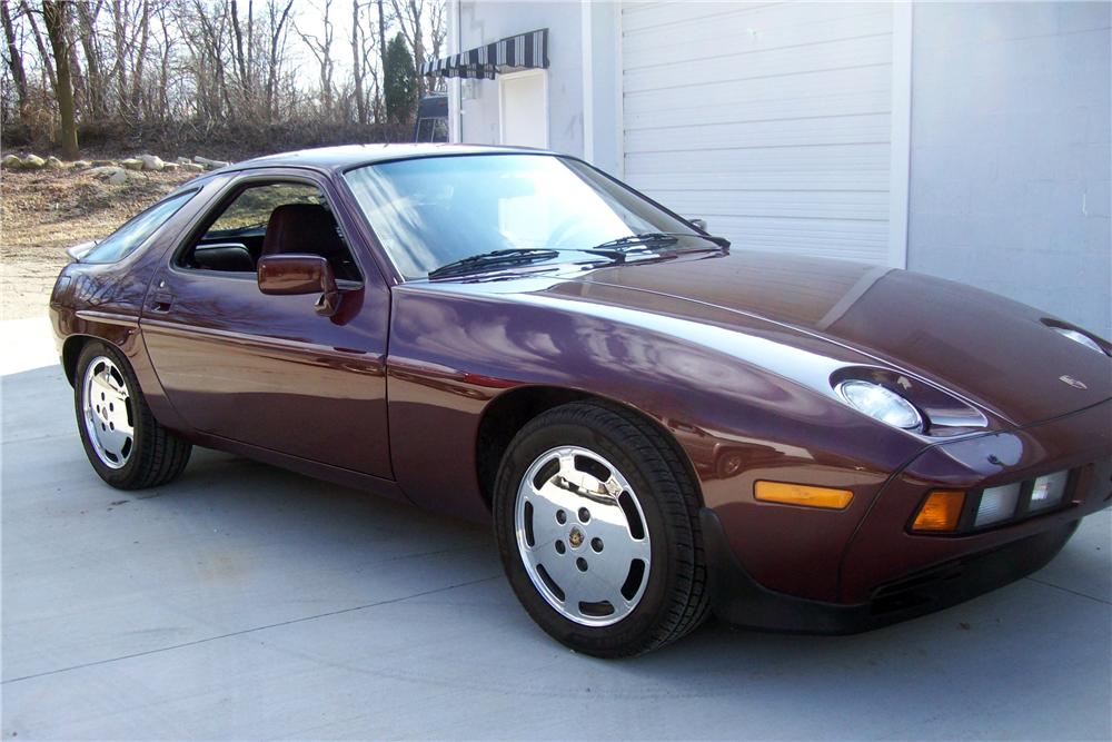 1984 PORSCHE 928S 2 DOOR COUPE