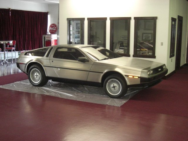 1983 DELOREAN DMC-12 GULLWING