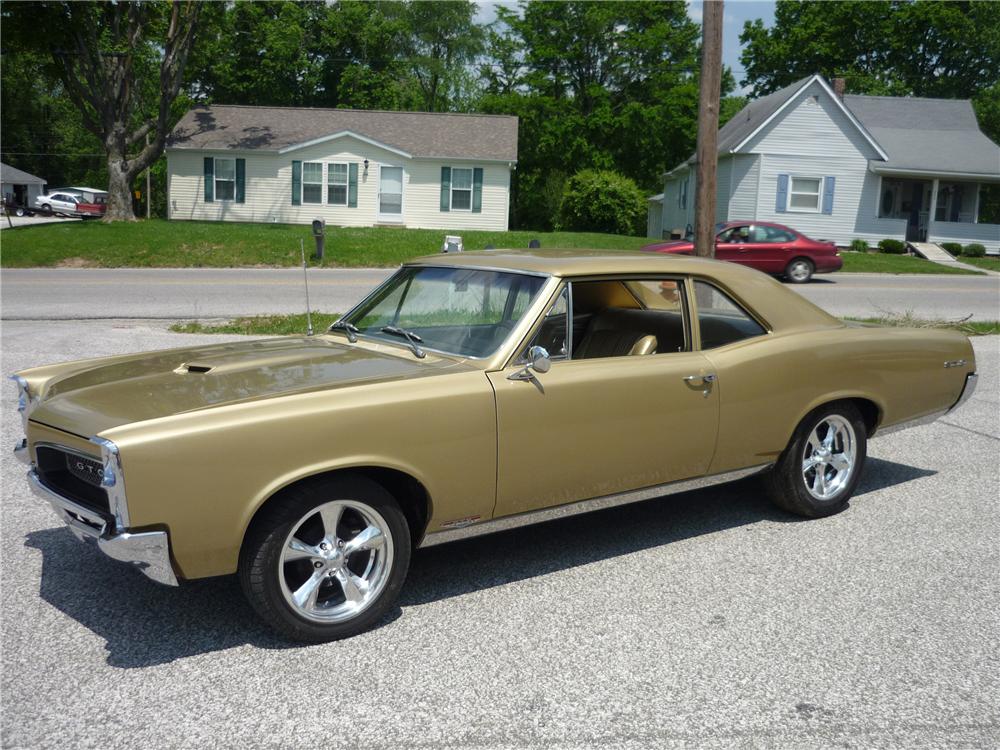 1967 PONTIAC GTO PILLAR COUPE