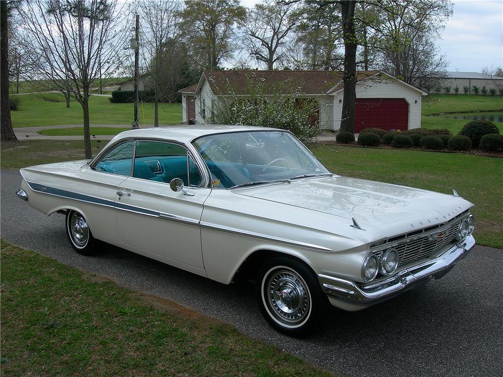 1961 CHEVROLET IMPALA CUSTOM 2 DOOR HARDTOP