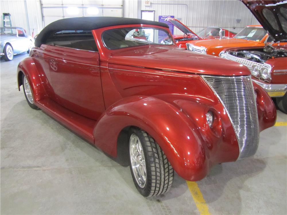 1937 FORD CUSTOM CONVERTIBLE