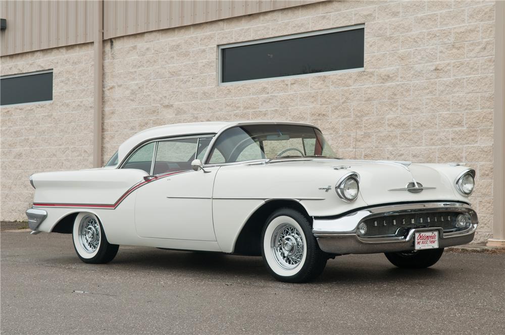 1957 OLDSMOBILE SUPER 88 2 DOOR HARDTOP