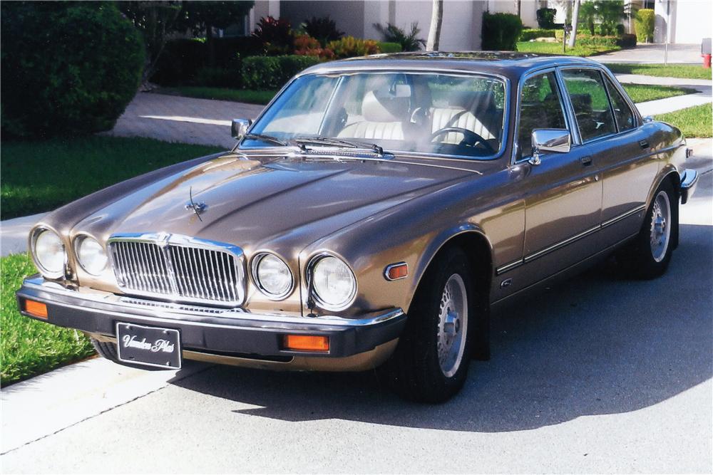 1988 JAGUAR XJ 12 VANDEN PLAS 4 DOOR SEDAN