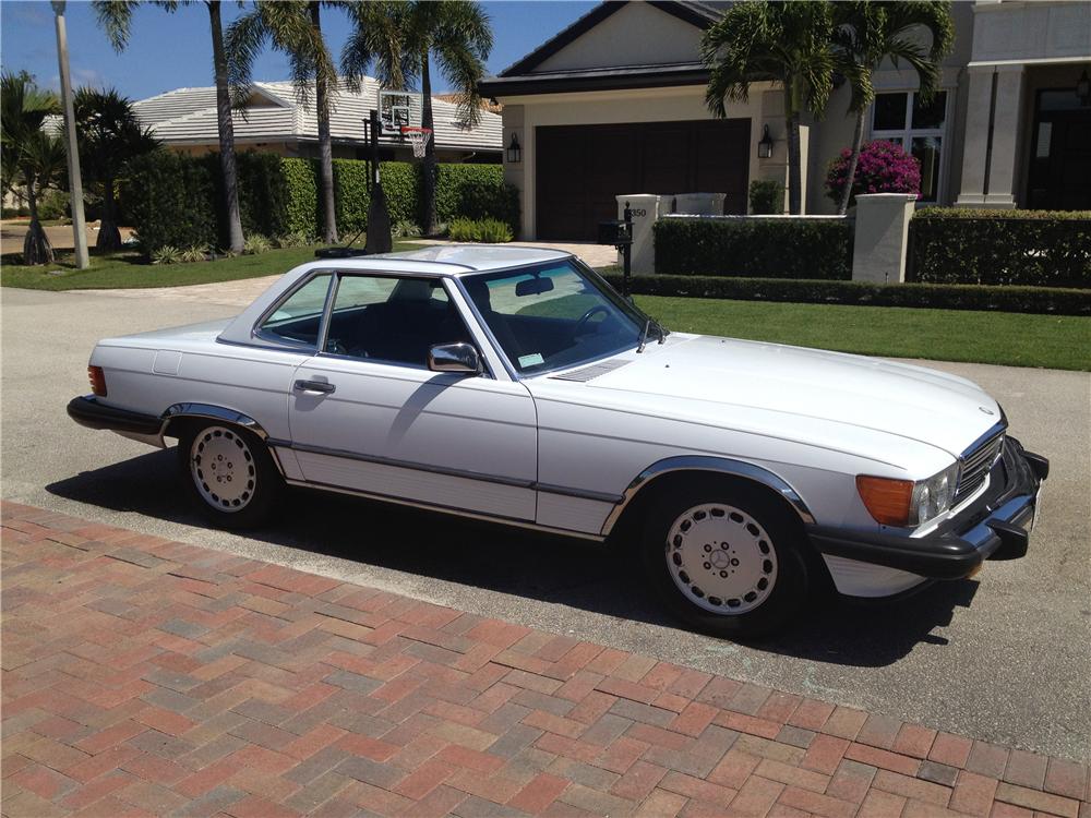 1986 MERCEDES-BENZ 560SL CONVERTIBLE