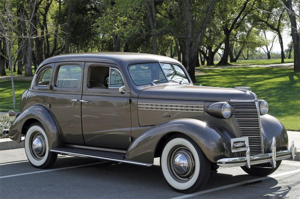 1938 CHEVROLET MASTER DELUXE SEDAN