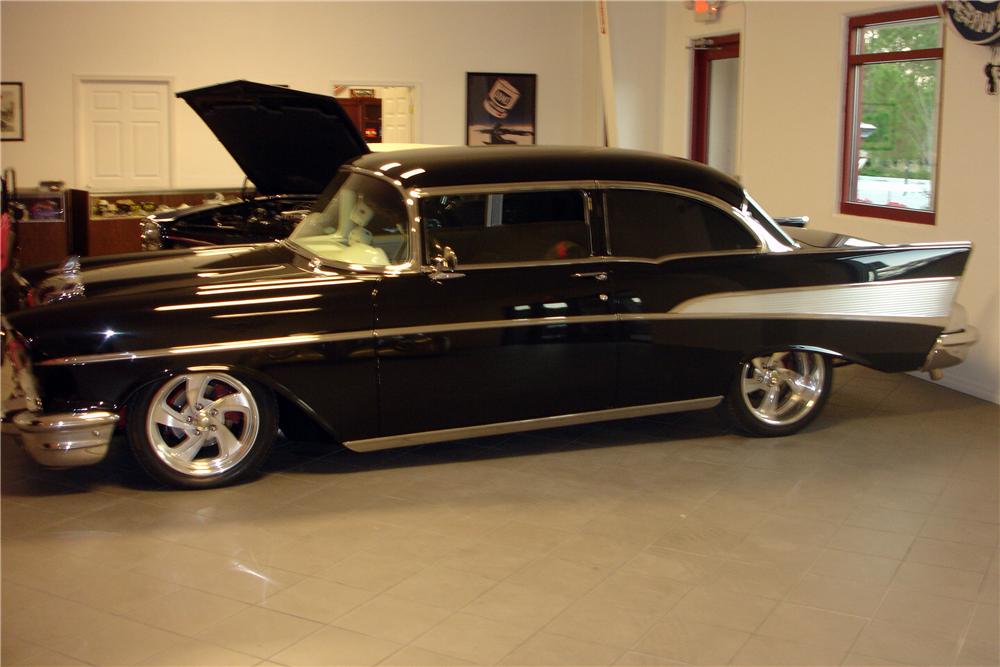 1957 CHEVROLET BEL AIR CUSTOM 2 DOOR