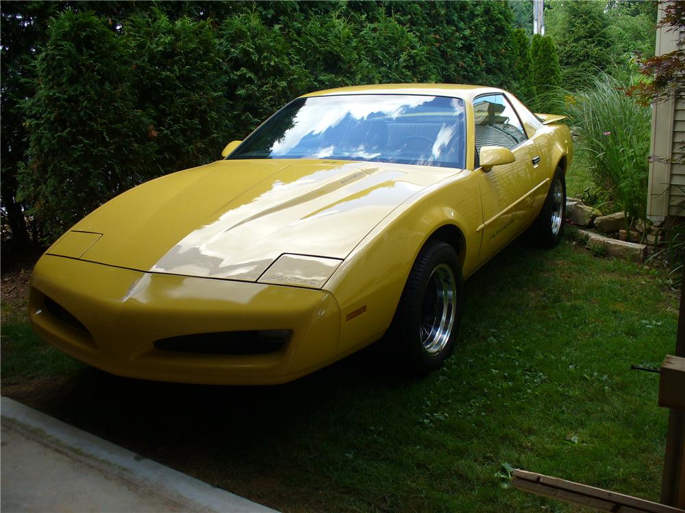 1992 PONTIAC FIREBIRD FORMULA 2 DOOR COUPE