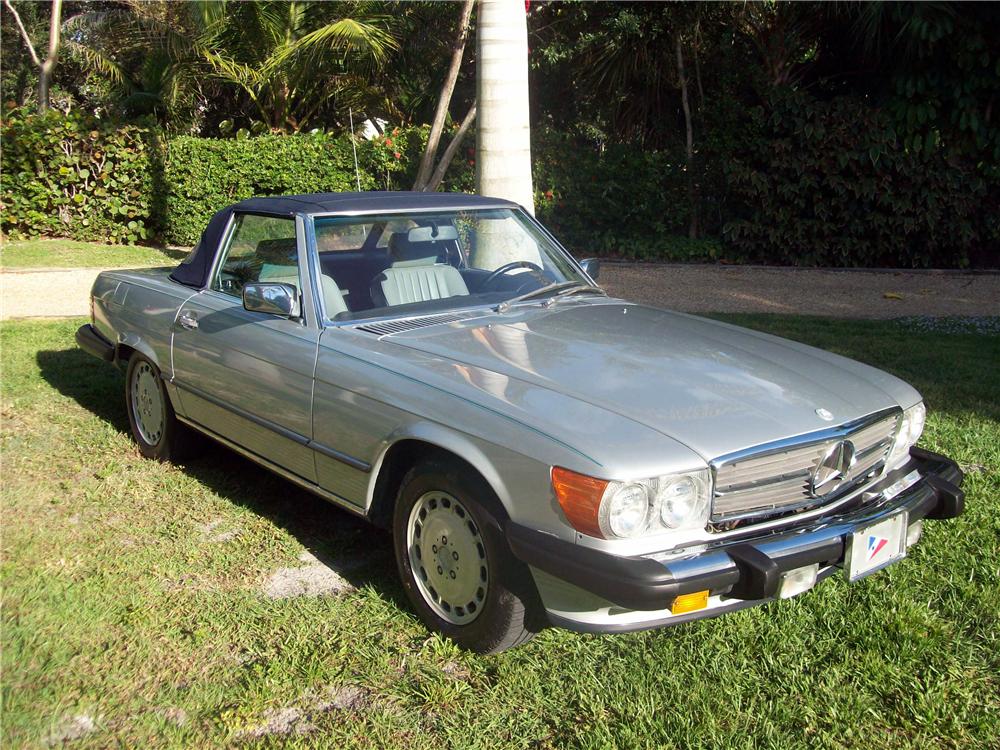 1986 MERCEDES-BENZ 560SL CONVERTIBLE