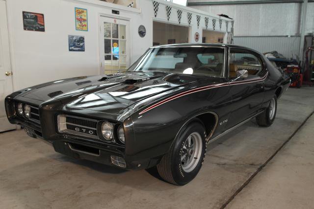 1969 PONTIAC GTO 2 DOOR HARDTOP