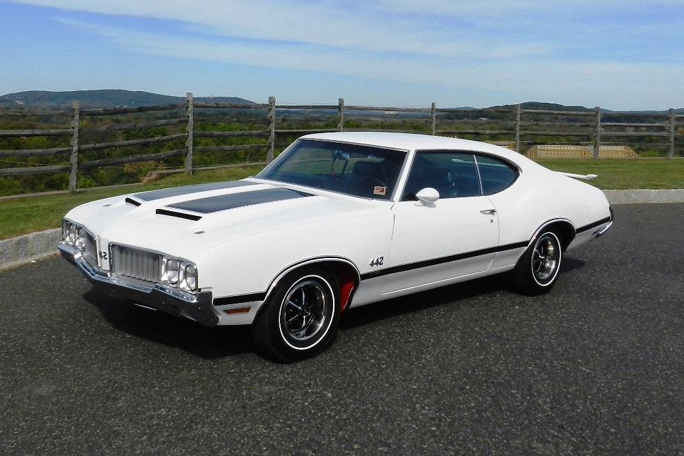 1970 OLDSMOBILE 442 W30 2 DOOR COUPE