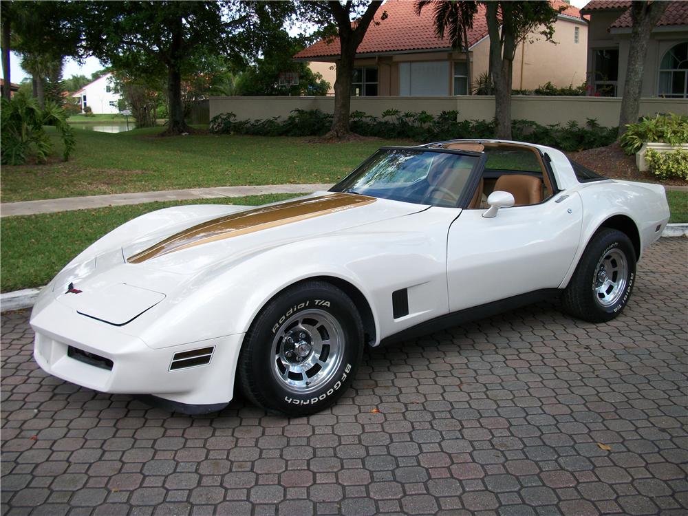 1981 CHEVROLET CORVETTE 2 DOOR COUPE