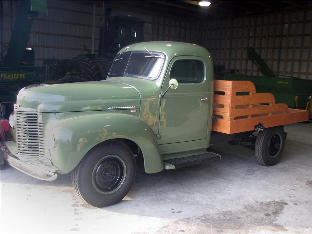 1949 INTERNATIONAL KB3 FLAT BED