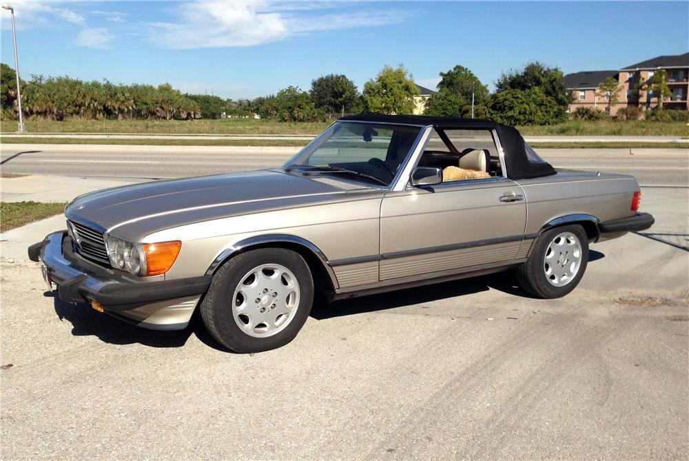 1986 MERCEDES-BENZ 560SL CONVERTIBLE