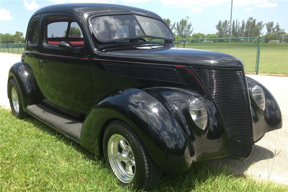 1937 FORD CLUB CUSTOM