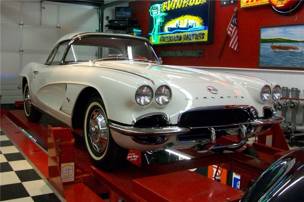 1962 CHEVROLET CORVETTE CONVERTIBLE