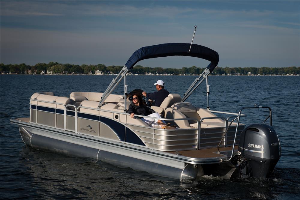 2015 BENNINGTON 2375GCW BOAT