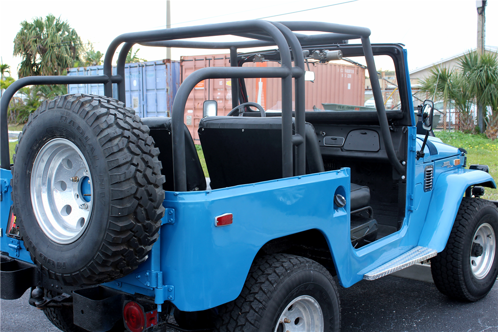 1970 TOYOTA LAND CRUISER FJ-40 