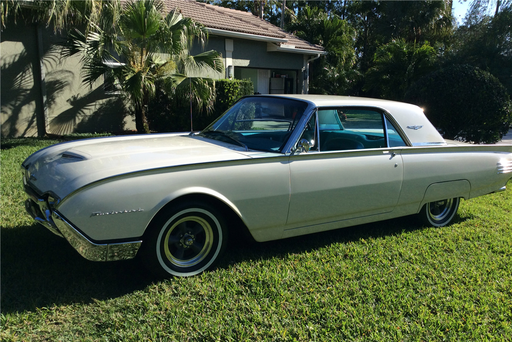 1961 FORD THUNDERBIRD 