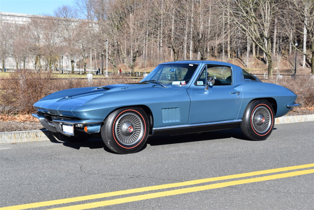 1967 CHEVROLET CORVETTE COUPE