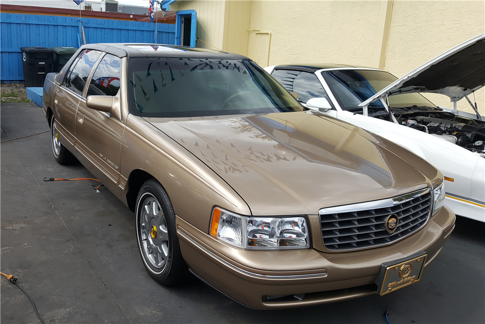 1998 CADILLAC DE VILLE CONCOURS 4-DOOR SEDAN