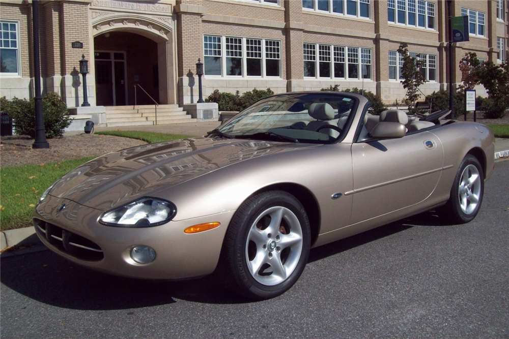 2001 JAGUAR XK8 CONVERTIBLE