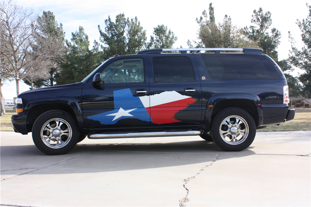 2004 CHEVROLET SUBURBAN QUADRASTEER SUV