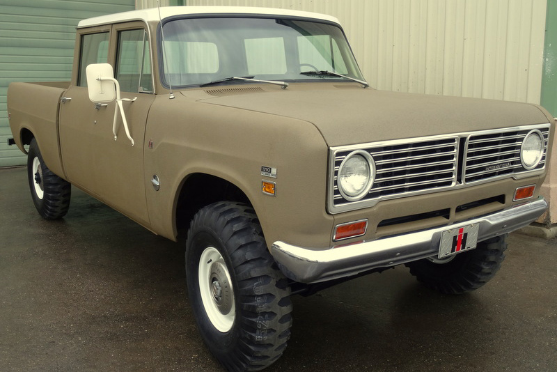 1972 INTERNATIONAL TRAVELETTE 4X4 PICKUP